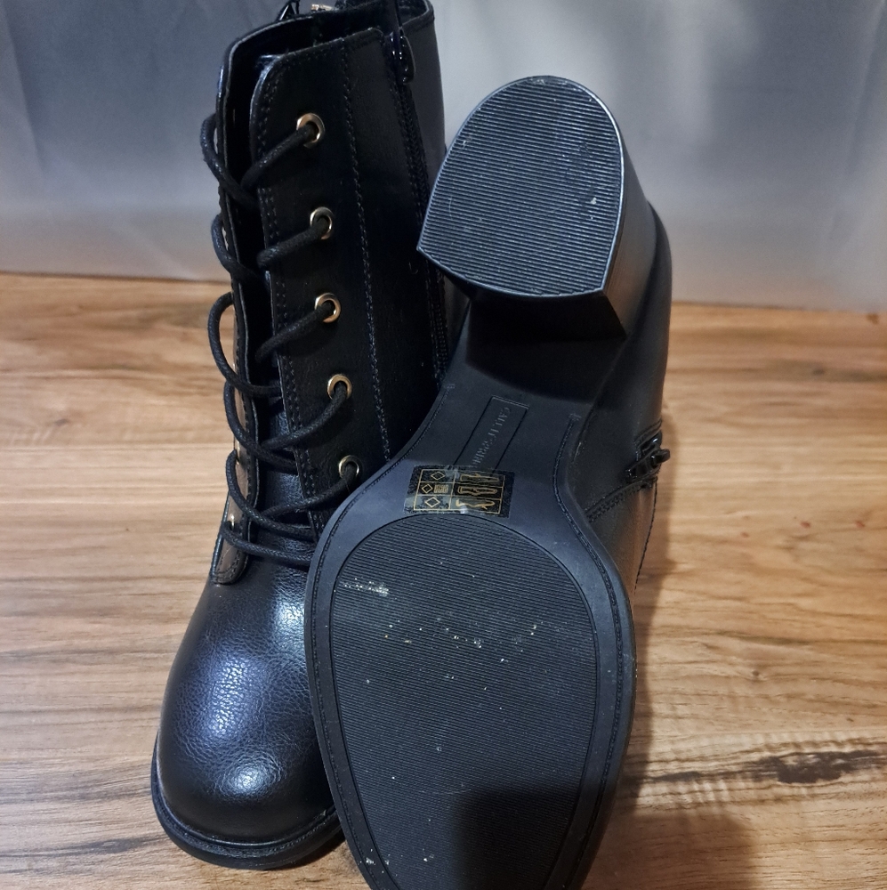 Women's Black Lace-Up Ankle Boots - Picture 3 of 3